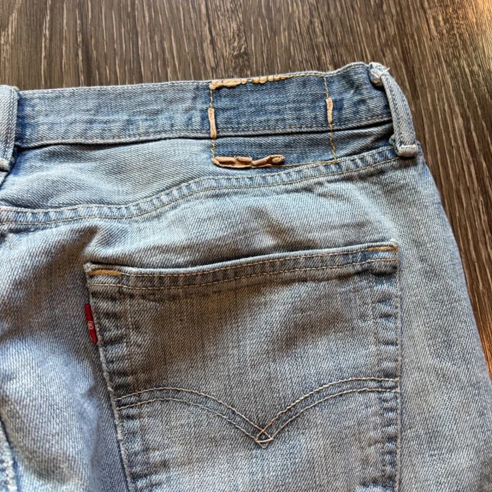 Vintage 00's Y2K Levi's 501 Light Wash Button Fly Jeans Made In Mexico